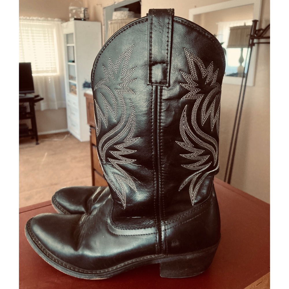 Black with white stitch Laredo boots